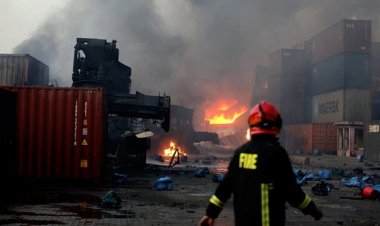 সীতাকুণ্ডে অগ্নিকাণ্ড: ফায়ার সার্ভিসের ৭ সদস্যের তদন্ত কমিটি গঠন