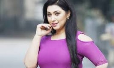 পণ্যের প্রচারণা নিয়ে ব্যস্ত অপু বিশ্বাস