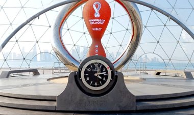 কাতারে বিশ্বকাপের কাউন্টডাউন ঘড়ি