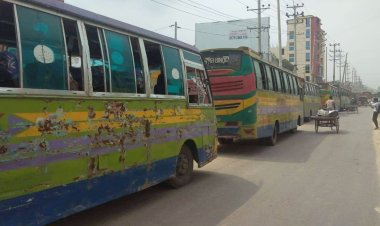 অর্ধেক ভাড়া না নিয়ে ভয়ভীতি প্রদর্শন, ১৫ বাস আটকে দিল শিক্ষার্থীরা