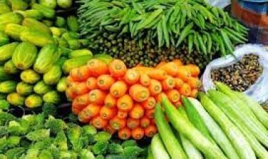 গাজর ১৮০, দাম বেড়েছে আলু-শসারও