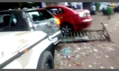 দফায় দফায় বিক্ষোভ, ডোমজুড় থানায় হামলা, আহত পুলিশ