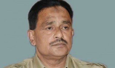 ভারতে যাওয়ার পথে ইমিগ্রেশনে আলালকে বাধা