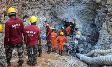  একটি শিশুকে বাঁচাতে ৫ শতাধিক উদ্ধারকর্মীর প্রাণান্তকর চেষ্টা