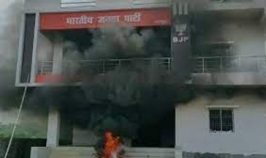 অশান্ত বিহার! অগ্নিপথ-প্রতিবাদে আরও এক বিজেপি কার্যালয় জ্বালিয়ে দেওয়া হল