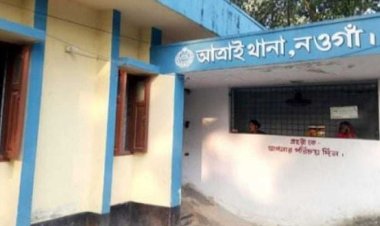 মোটরসাইকেল নিয়ন্ত্রণ হারিয়ে বিদ্যুতের খুঁটিতে ধাক্কায় নিহত ২