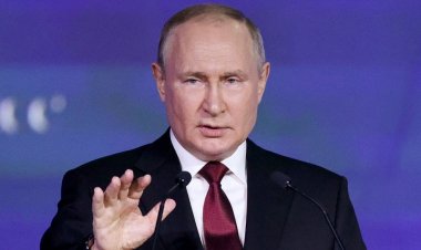  পশ্চিমের নিষেধাজ্ঞা নির্বোধ, উন্মাদ: পুতিন