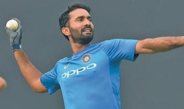  ‘চিরতরুণ’ কার্তিকে সিরিজে সমতা ফেরাল ভারত