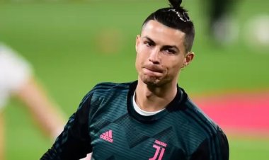 নতুন কোচের পরিকল্পনায় না থাকায় ম্যানইউ ছাড়বেন রোনালদো!