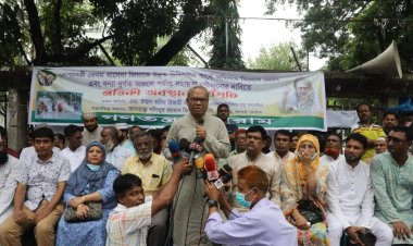 সরকার পদ্মা সেতুর ভেলকিবাজি দেখিয়ে  জনগণের সাথে মশকরা করছেন : রিজভী