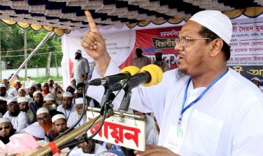 বন্যায় মানবিক বিপর্যয়ের দায় সরকার এড়াতে পারে না: চরমোনাই পীর