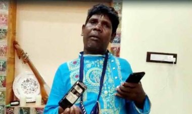  ৭০ হাজার রুপির আইফোন এখন ভুবন বাদ্যকরের হাতে