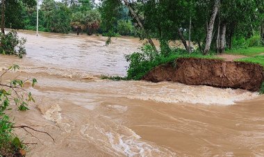 মুহুরী নদীর বাঁধ ভেঙে ফেনীর ১২ গ্রাম প্লাবিত