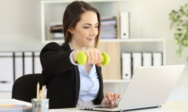 সারাদিন অফিসে থেকেও ওজন কমাবেন যেভাবে