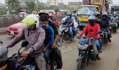 মহাসড়কে মোটরসাইকেল : কর্তৃপক্ষের ‘গলার কাঁটা’