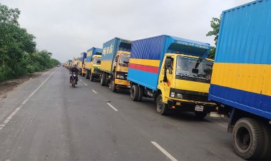 ফেরিতে ধীরগতি, দৌলতদিয়ায় ৫ কিমি যানজট