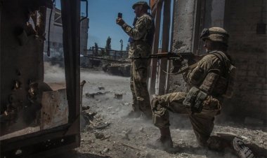 যে কোনো সময় লুহানস্কের নিয়ন্ত্রণ নেবে রাশিয়া