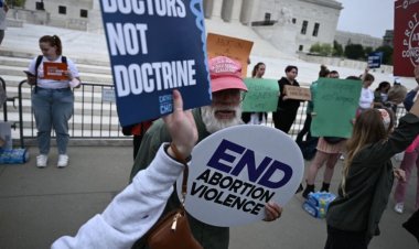 মার্কিন সুপ্রিম কোর্ট নারীদের গর্ভপাতের অধিকার কেড়ে নিলেন