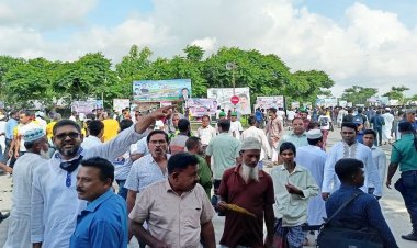 লোকে লোকারণ্য পদ্মাপাড়