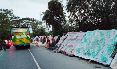 ১২ দিন ধরে মহাসড়কে শতাধিক পরিবারের বসবাস, রাত কাটছে ভয়-আতঙ্কে