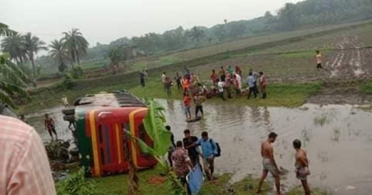 খুলনায় বাসের ধাক্কায় নিহত ২