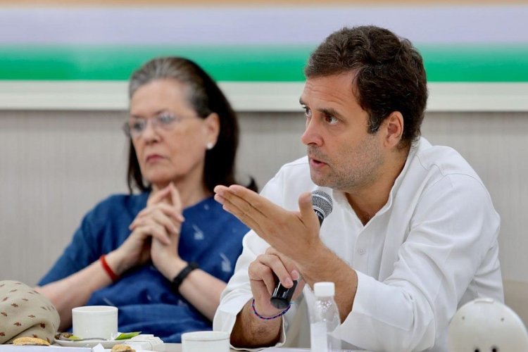 মুদ্রাপাচার মামলায় সোনিয়া ও রাহুল গান্ধীকে তলব