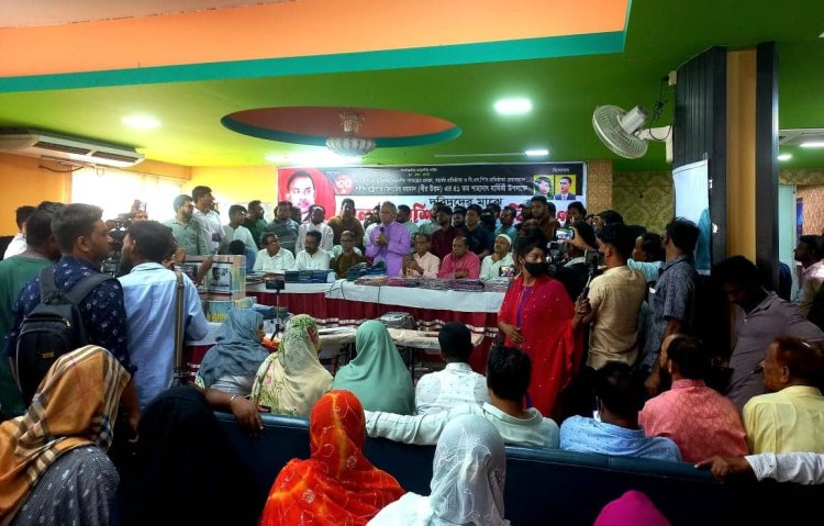 বিএনপির ক্ষমতায় গেলে শেখ হাসিনাকে টুশ করে ফেলে দিবো না: রিজভী