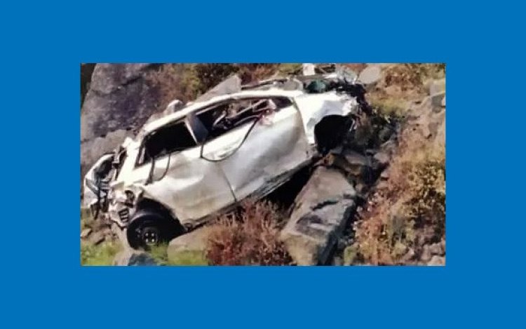 পাকিস্তানে পাহাড় থেকে গাড়ি পড়ে মৃত্যু ২২ আরোহীর