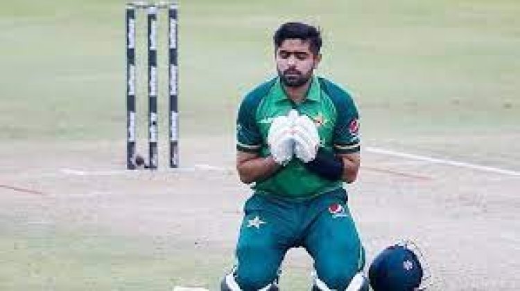 ফিফটি দিয়েই যে বিশ্বরেকর্ড গড়লেন বাবর আজম