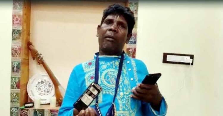 ৭০ হাজার রুপির আইফোন এখন ভুবন বাদ্যকরের হাতে