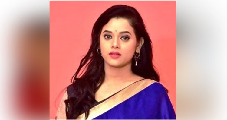 অভিনেত্রীর ঝুলন্ত মরদেহ উদ্ধার, পার্টনারকে দুষছেন বাবা