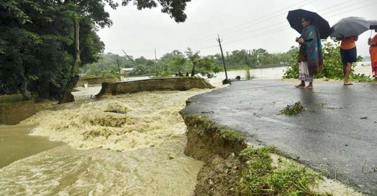 আসামে বন্যায় মৃতের সংখ্যা বেড়ে ৮৮
