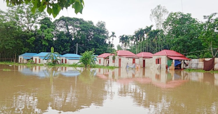 হবিগঞ্জে নতুন নতুন এলাকা প্লাবিত, পানিবন্দি ৫১ ইউনিয়নের মানুষ