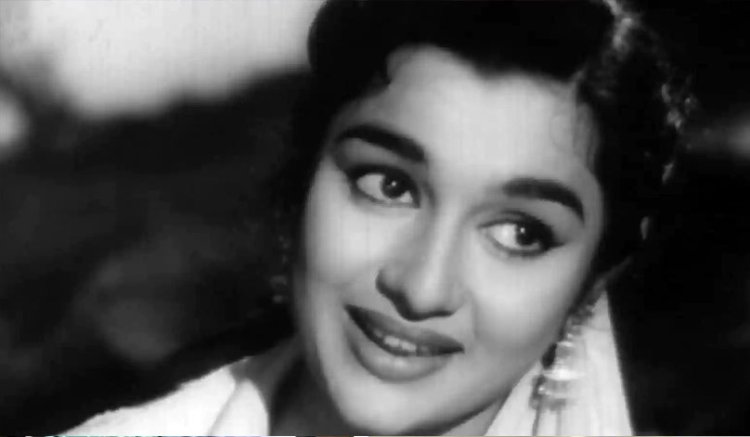 কেন অভিনয় ছাড়তে বাধ্য হয়েছিলেন, মুখ খুললেন আশা পারেখ