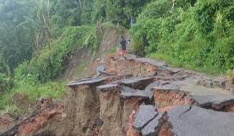 ভূমিধসে গ্যাংটকে দুই শিশুসহ মায়ের মৃত্যু