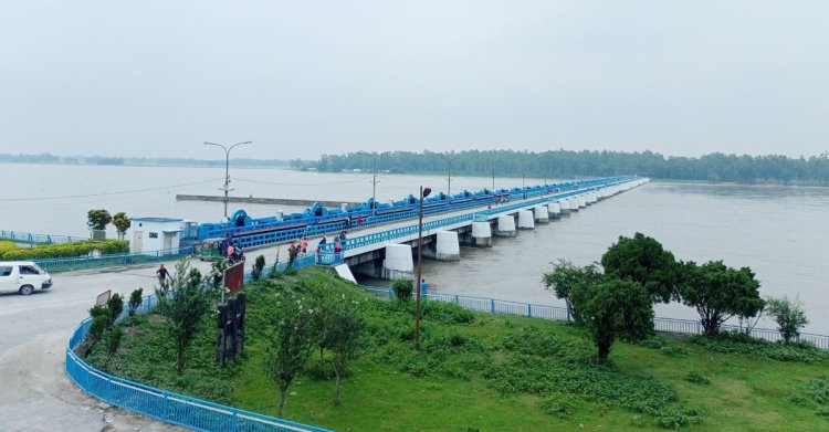 ফের বিপৎসীমা ছুঁই ছুঁই তিস্তার পানি, খুলে দেওয়া হয়েছে ৪৪ গেট
