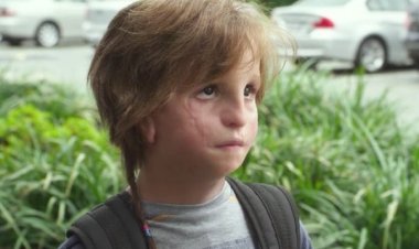  ঘাতকের গুলিতে মা-বাবার মৃত্যু, হতবিহ্বল চোখে তাকিয়ে ২ বছরের শিশু