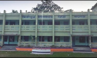  নড়াইলে শিক্ষককে হেনস্তা: অভিযুক্ত শিক্ষার্থীর ছাত্রত্ব বাতিল