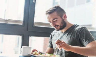 বয়স ৪০ পেরিয়েছে? বার্ধ্যকে সুস্থ থাকতে পুরুষরা কী ধরনের নিয়ম মেনে চলবেন