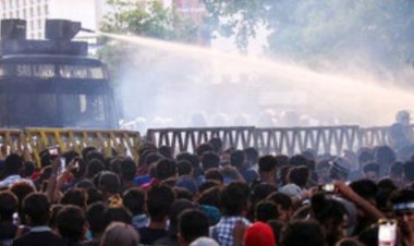 বিক্ষোভের মুখে পালালেন শ্রীলঙ্কার প্রেসিডেন্ট গোতাবায়া