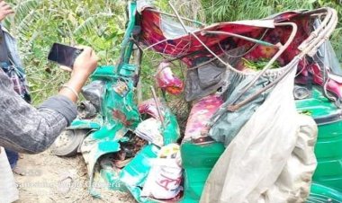 অটোরিকশায় পিকআপের ধাক্কা, ৩ জনের মৃত্যু