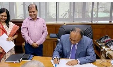 গভর্নর হিসেবে দায়িত্ব নিলেন আব্দুর রউফ তালুকদার