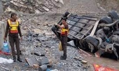  পাকিস্তানে পর্যটকবাহী বাস খাদে, ১১ প্রাণহানি