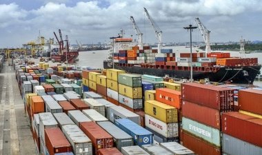 চট্টগ্রাম বন্দরে কন্টেইনার জটের শঙ্কা