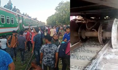 জয়পুরহাটে ট্রেনের বগি লাইনচ্যুত