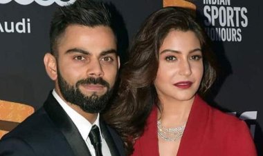 ব্যাটে রানের খরা, অনুষ্কাকে নিয়ে কীর্তন শুনতে গেলেন কোহলি