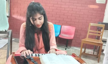 ইডেন কলেজ ছাত্রী সালমা রিকশা রিকশা থেকে ছিটকে পড়ে মৃত