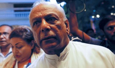 শপথ নিলেন শ্রীলঙ্কার নতুন প্রধানমন্ত্রী দিনেশ গুণাবর্ধনে