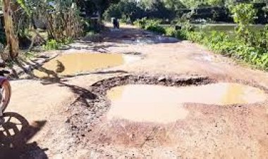 মদন-কেন্দুয়া সড়ক সংস্কারে ধীরগতি, দুর্ভোগ চরমে