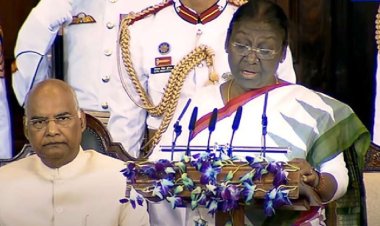 ভারতের ১৫তম রাষ্ট্রপতি হিসেবে শপথ নিয়েছেন দ্রৌপদী মুর্মু